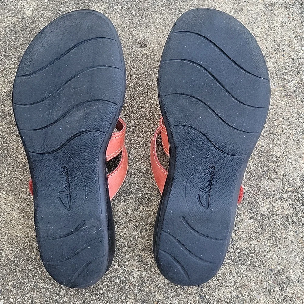 Clarks Leather Salmon Coral Color Strappy Sandal. Women's Size 7 Med. - Picture 4 of 11